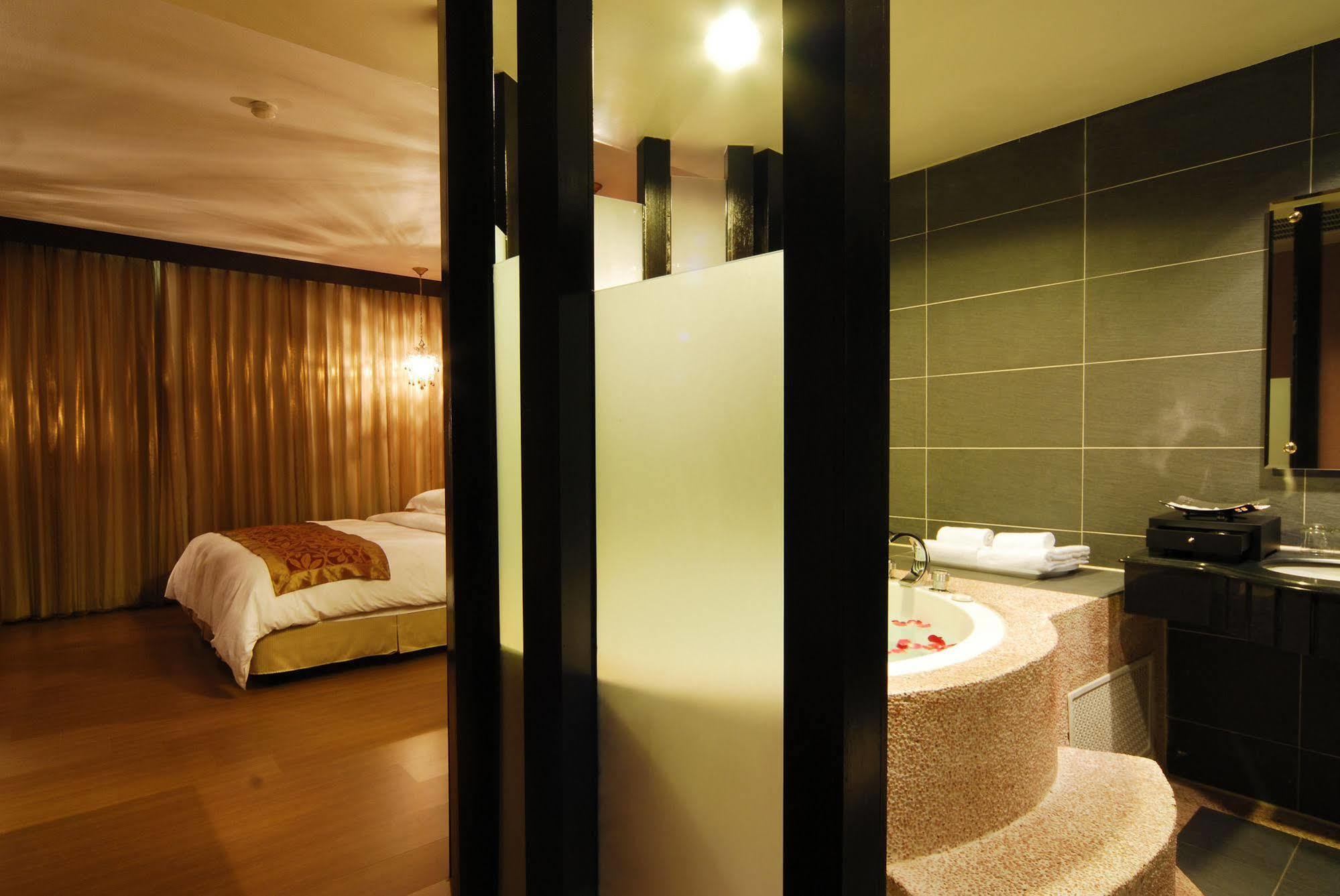 The Riverside Hotel & Motel Kaohsiung Eksteriør billede