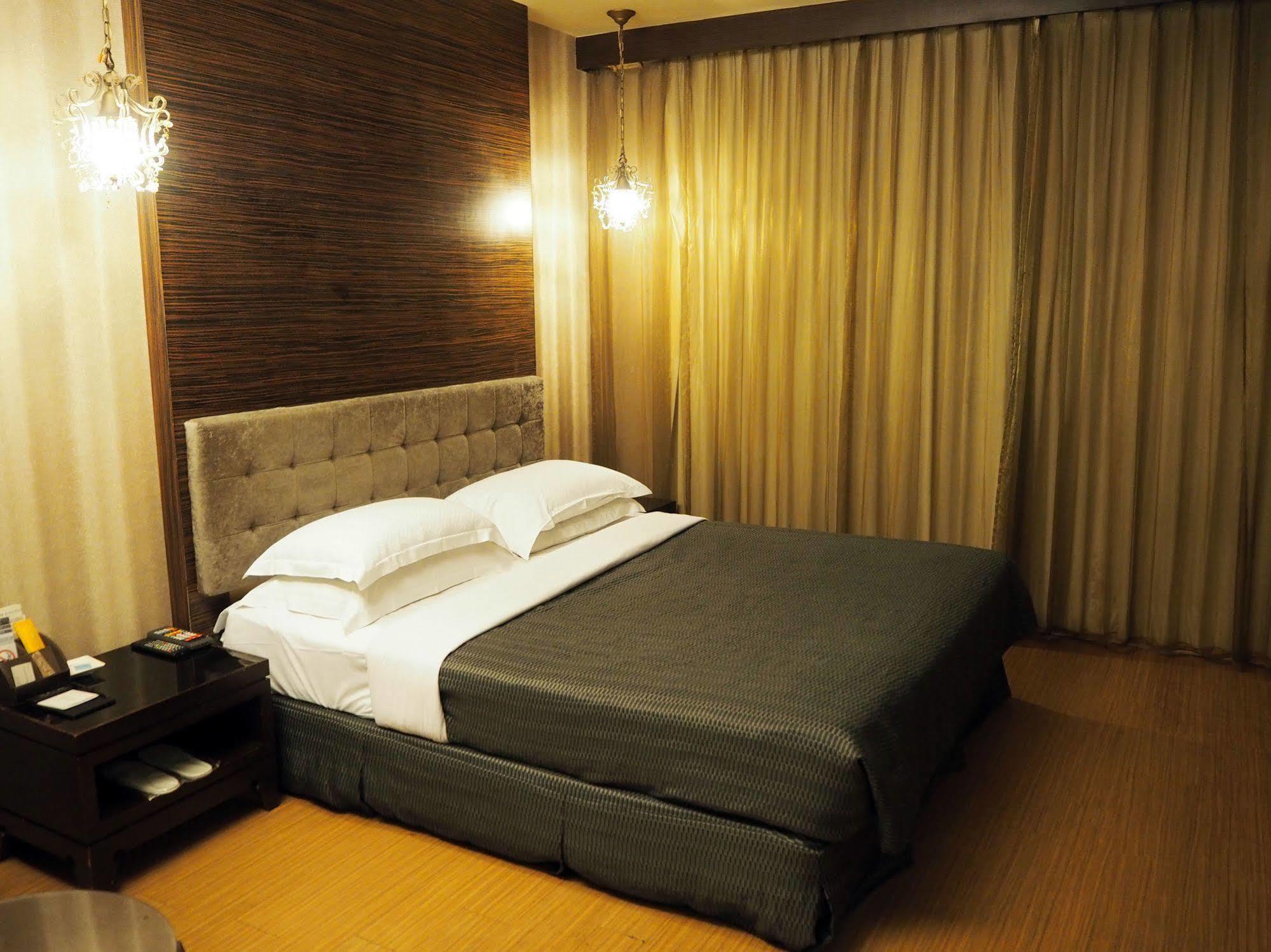 The Riverside Hotel & Motel Kaohsiung Eksteriør billede